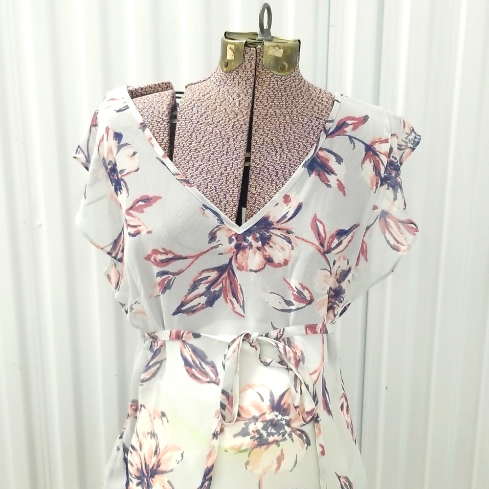 🎉2x Host Pick 🎉Motherhood Maternity Sheer Floral Top - Picture 3 of 7